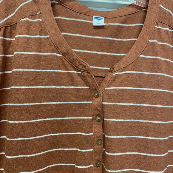 Old navy women’s XL Rust striped short sleeve henley t-shirt top with button pla - Picture 3 of 5